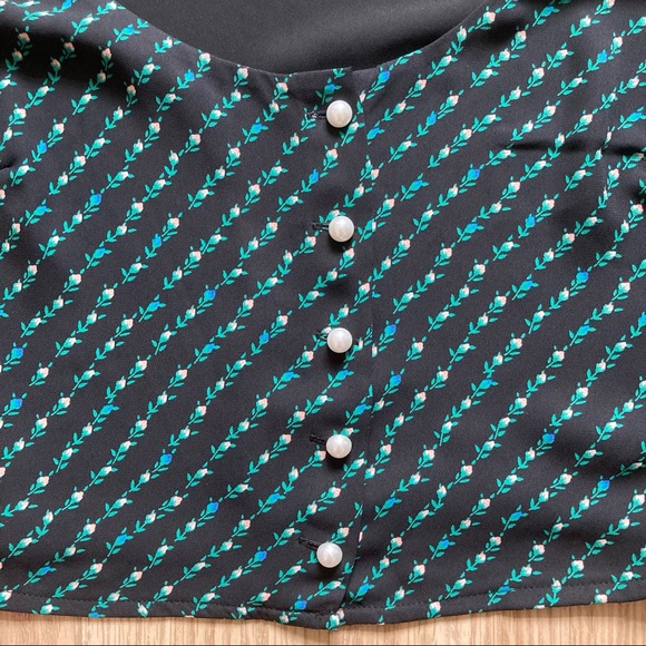 [Sold off app] Sunday Best Kissy Blouse - Picture 6 of 9